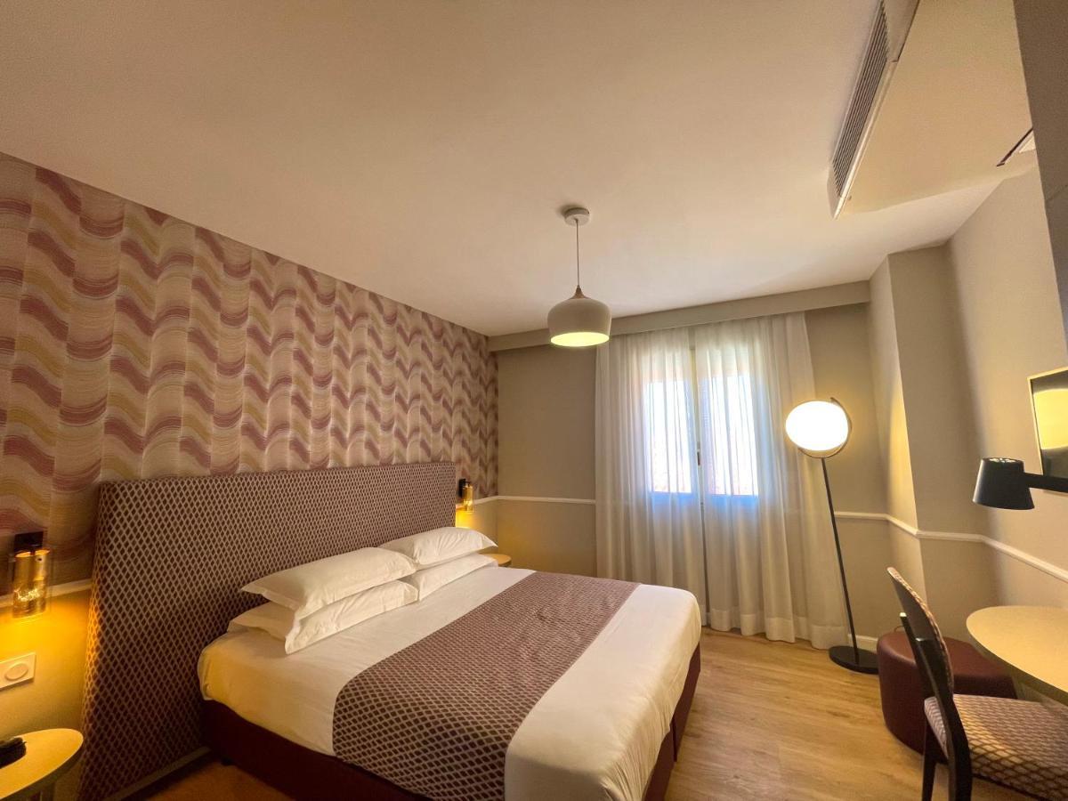Hotel Restaurant Christophe Colomb Кальви Экстерьер фото