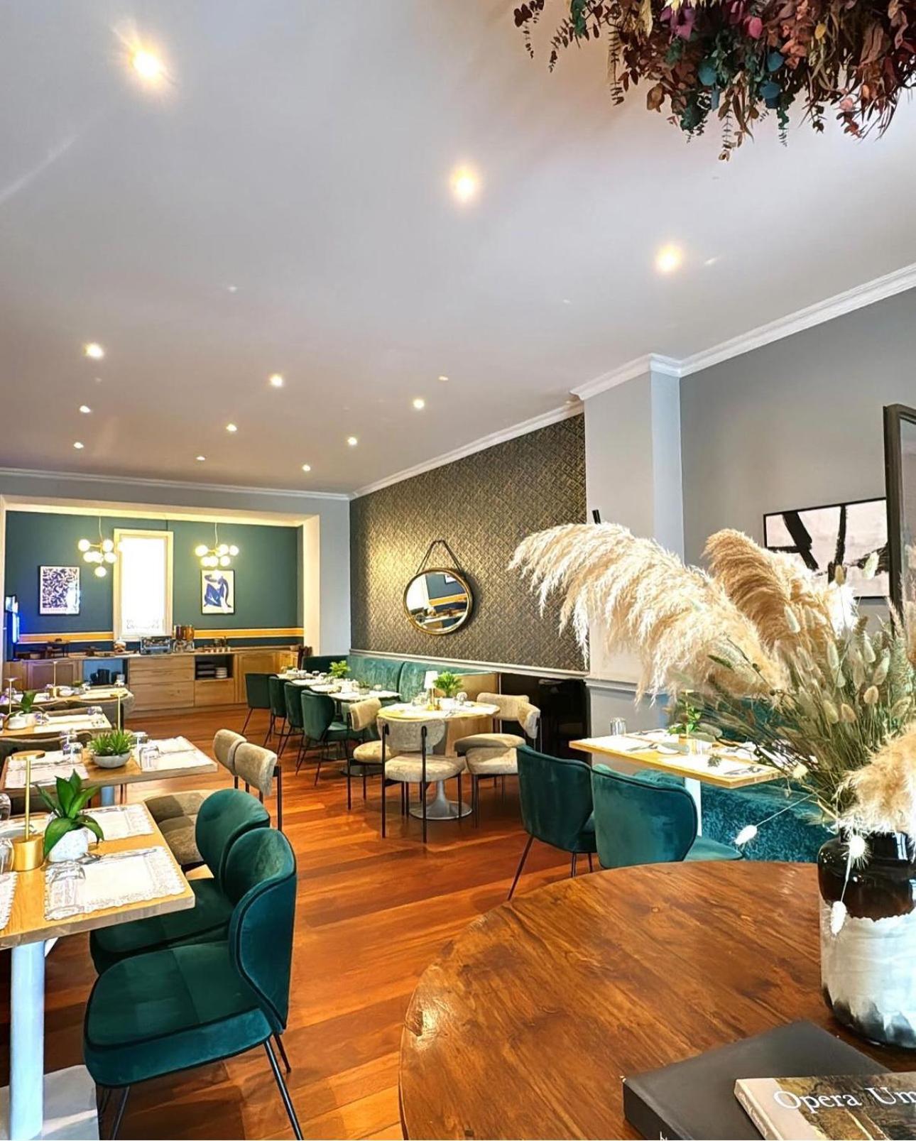 Hotel Restaurant Christophe Colomb Кальви Экстерьер фото