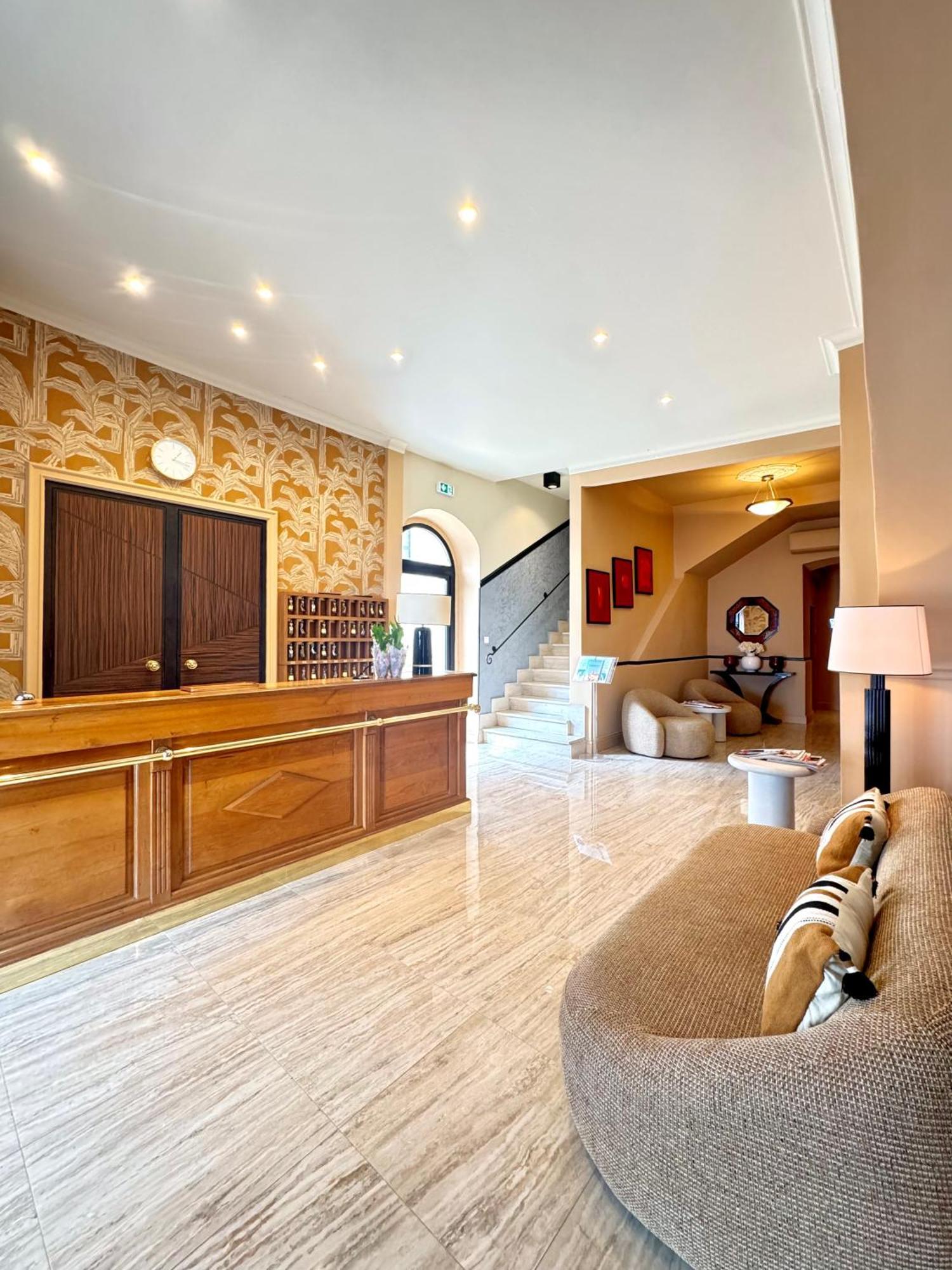 Hotel Restaurant Christophe Colomb Кальви Экстерьер фото